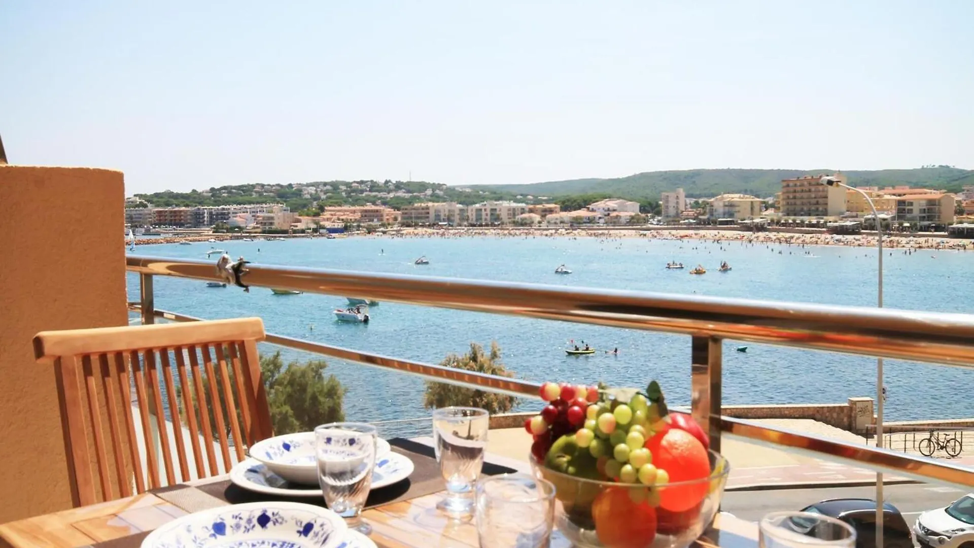 Spacious Holiday Home In Costa Brava L' Escala Spagna