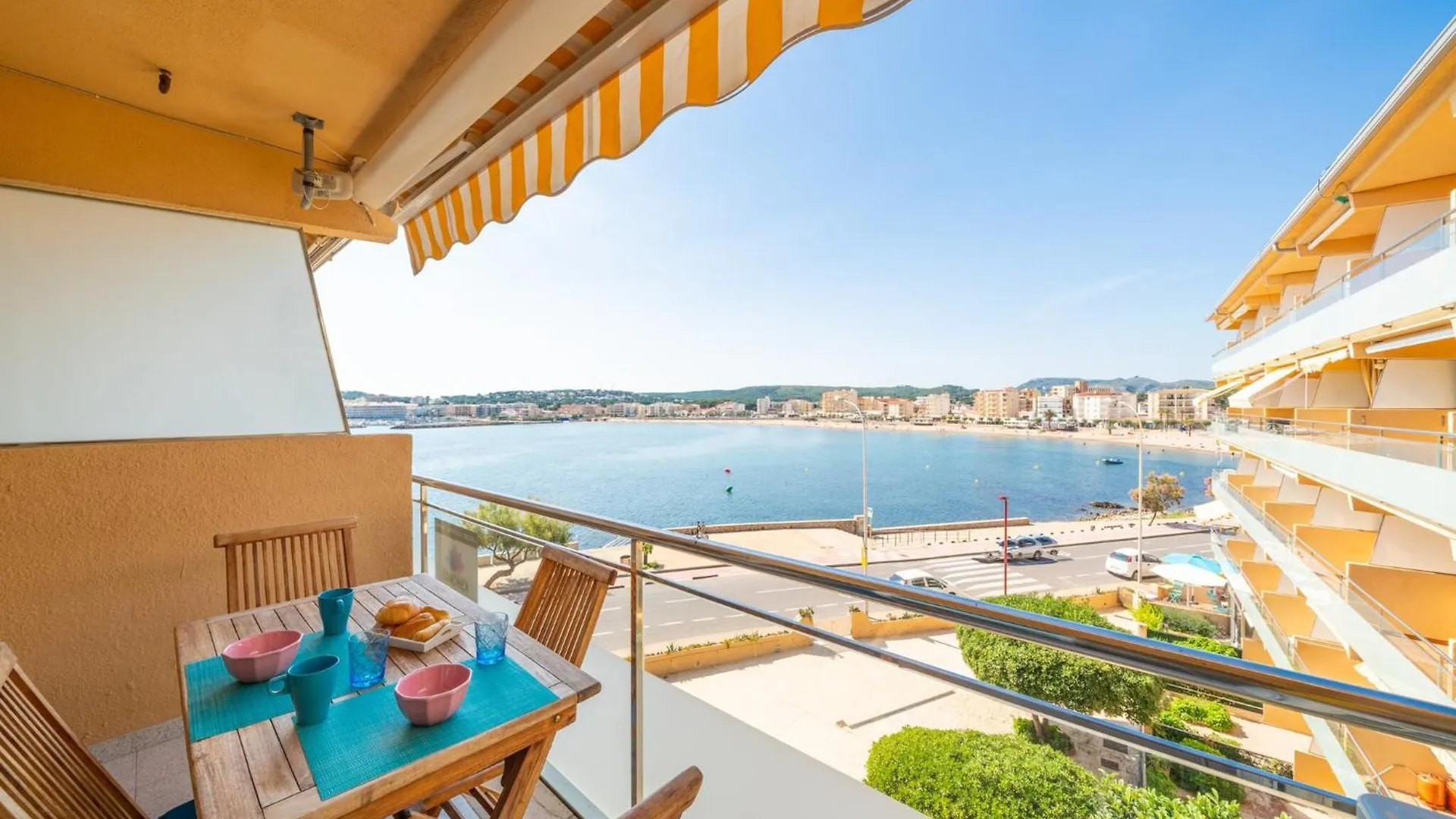 Appartamento Spacious Holiday Home In Costa Brava L' Escala